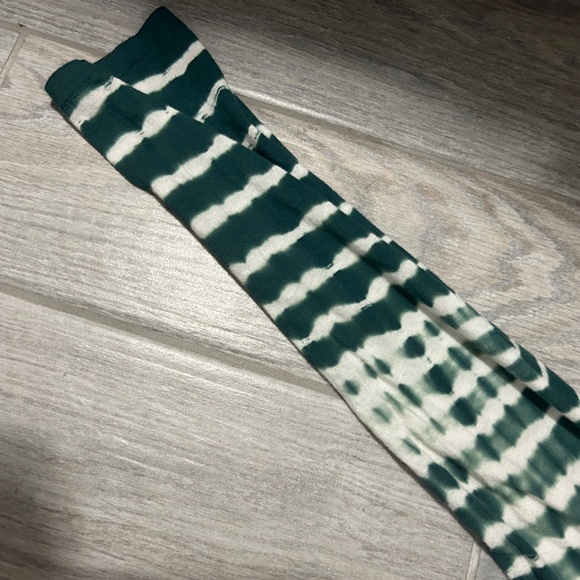 LIKE NEW! Women's Victoria's Secret PINK Teal/White Tie Dye 3/4 Crop - MEDIUM - Picture 8 of 10